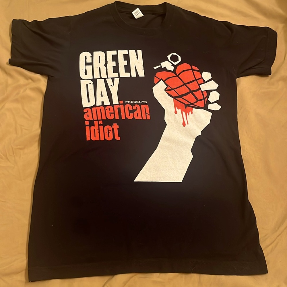 Black Green Day tee